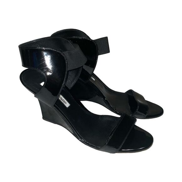 Manolo Blahnik Pepewe Black Patent Leather Wedge Heels    Size: EU 40.5 - Picture 2 of 8